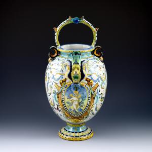 Vaso vertedor com decoração de grotescos